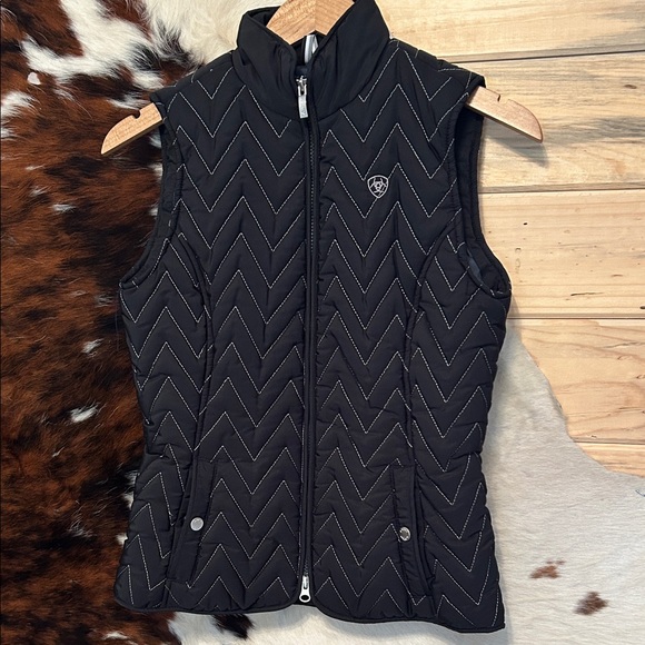 Ariat Jackets & Blazers - Ariat Women's Black Chevron Quilted Vest Size XS